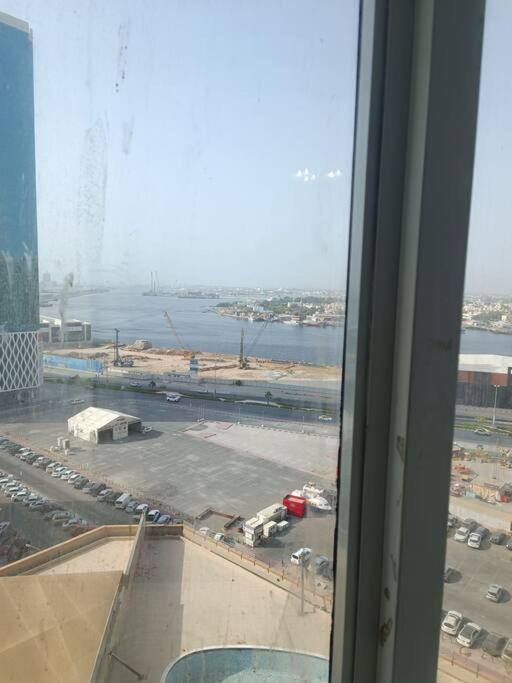 شقة كبيرة وفخمة Large And Luxury Two Bedroom Ajman Exterior photo
