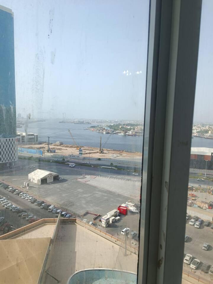 شقة كبيرة وفخمة Large And Luxury Two Bedroom Ajman Exterior photo