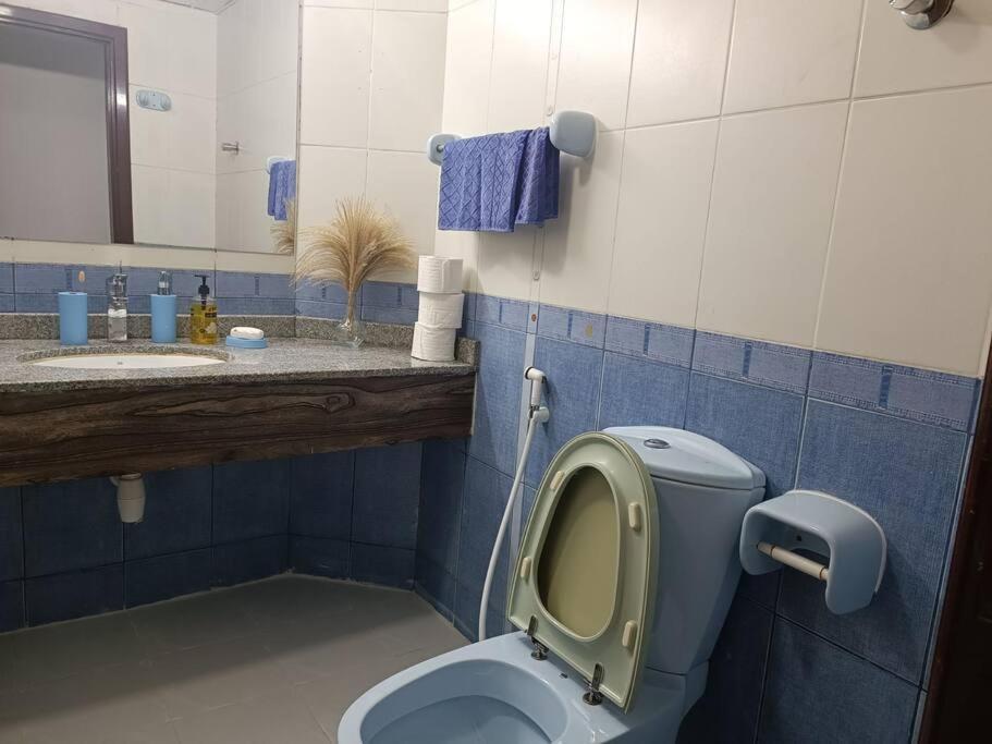 شقة كبيرة وفخمة Large And Luxury Two Bedroom Ajman Exterior photo